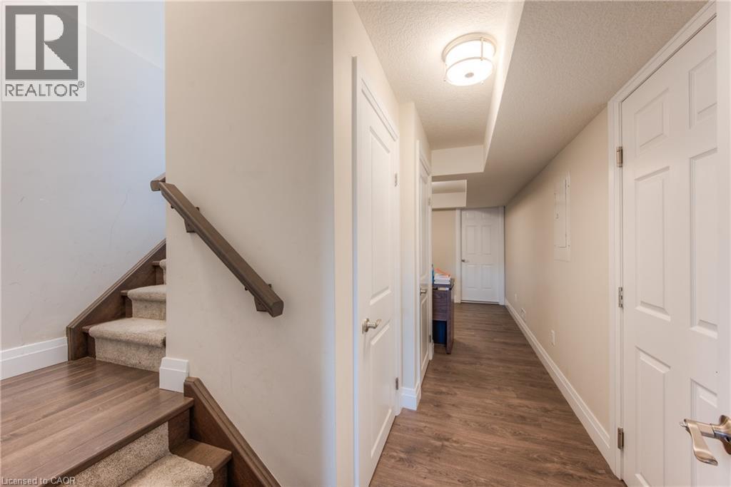 537 Valhalla Crescent Unit# B, Waterloo, Ontario  N2T 2J7 - Photo 2 - 40834715