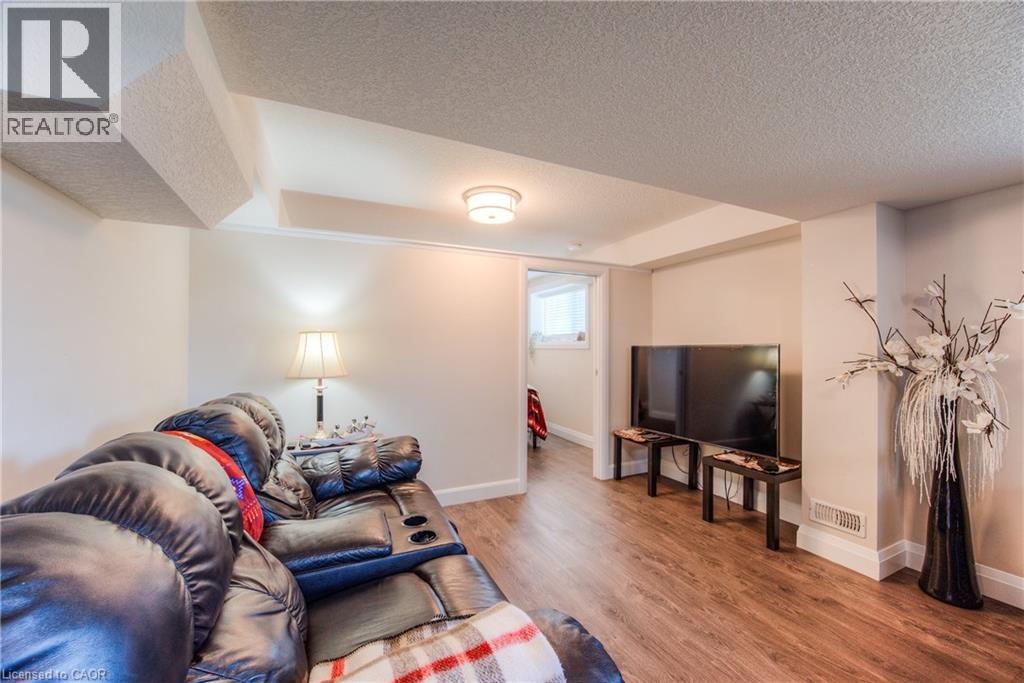 537 Valhalla Crescent Unit# B, Waterloo, Ontario  N2T 2J7 - Photo 9 - 40834715