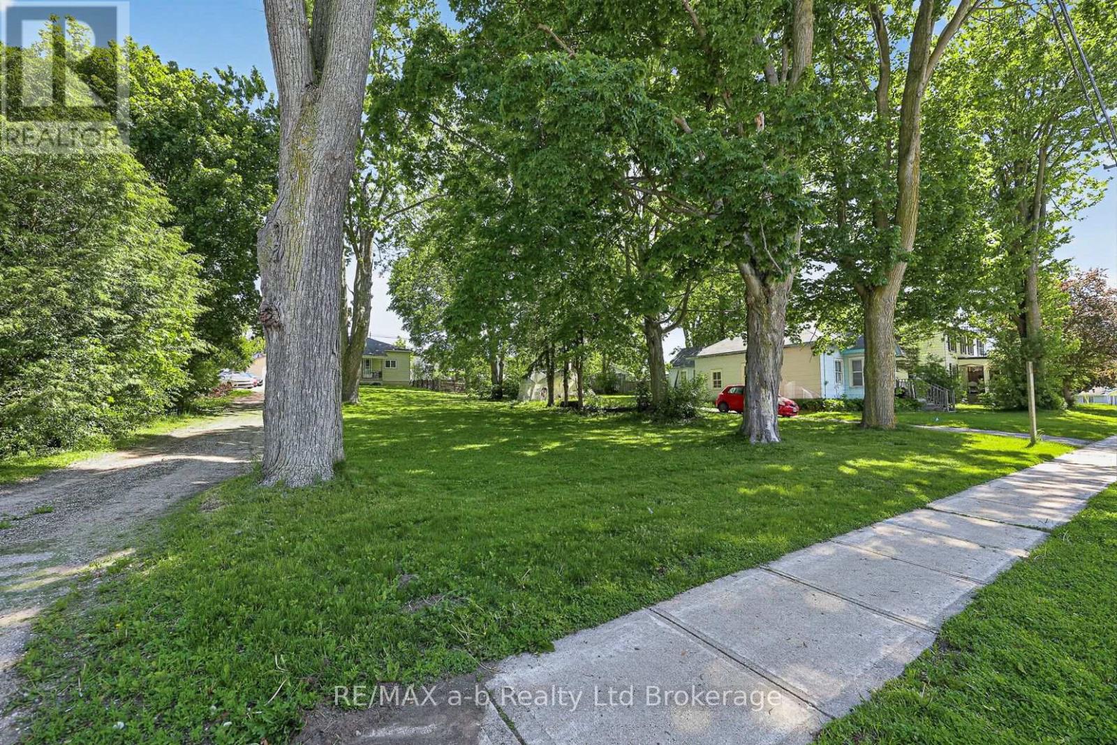 305 Hall Street, Ingersoll, Ontario  N5C 1V8 - Photo 1 - X13217590