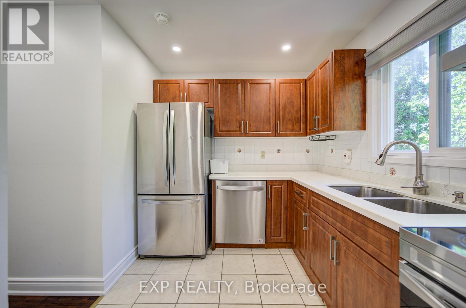 82 Muirlands Drive, Toronto, Ontario  M1V 2B4 - Photo 12 - E12816064