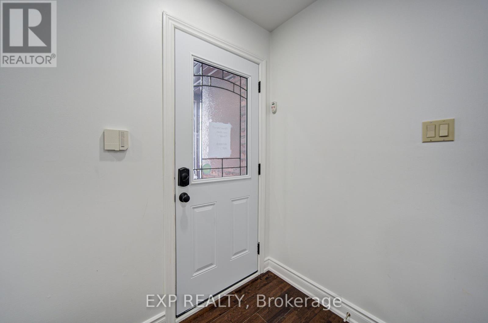 82 Muirlands Drive, Toronto, Ontario  M1V 2B4 - Photo 3 - E12816064