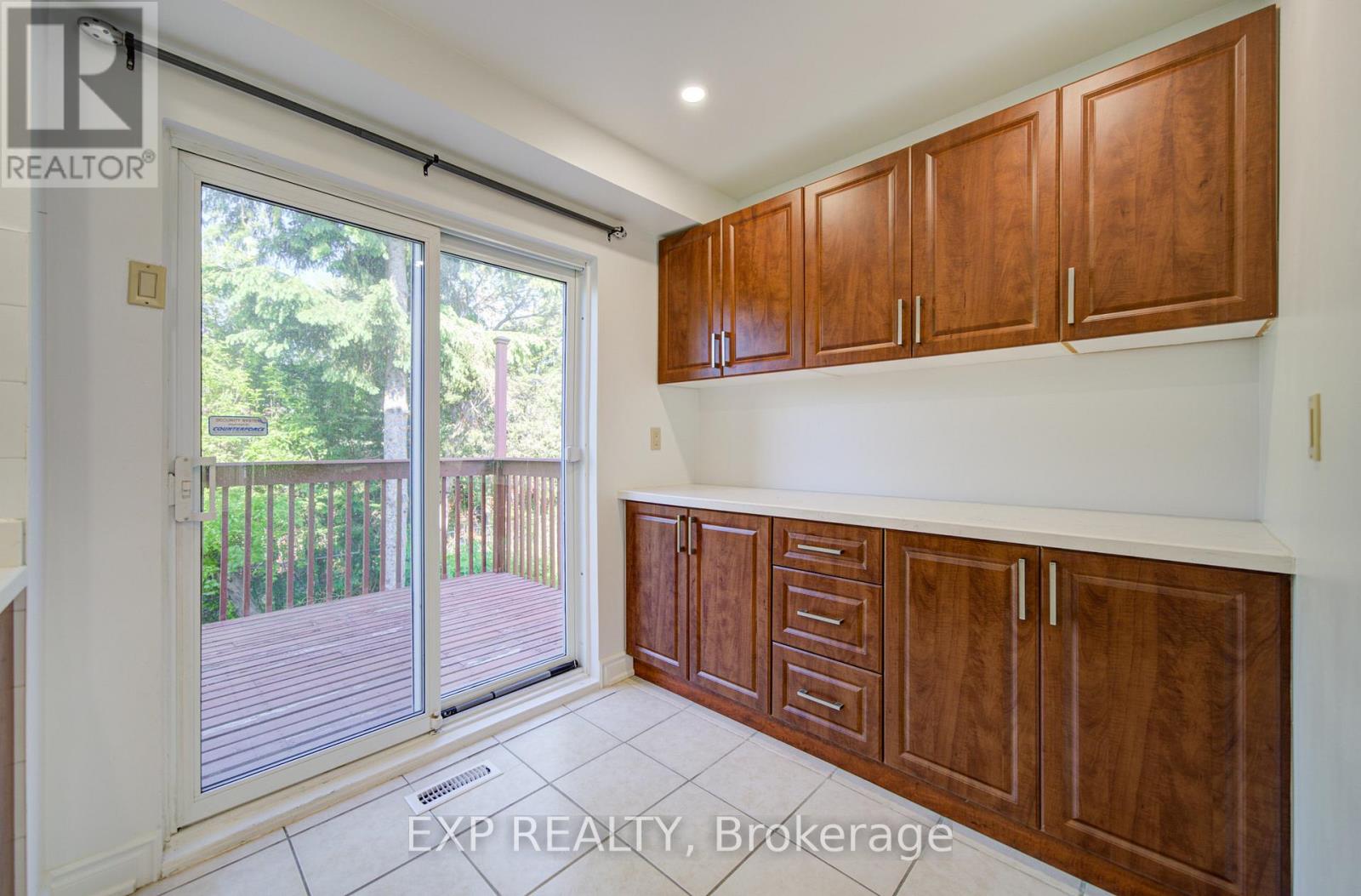 82 Muirlands Drive, Toronto, Ontario  M1V 2B4 - Photo 8 - E12816064