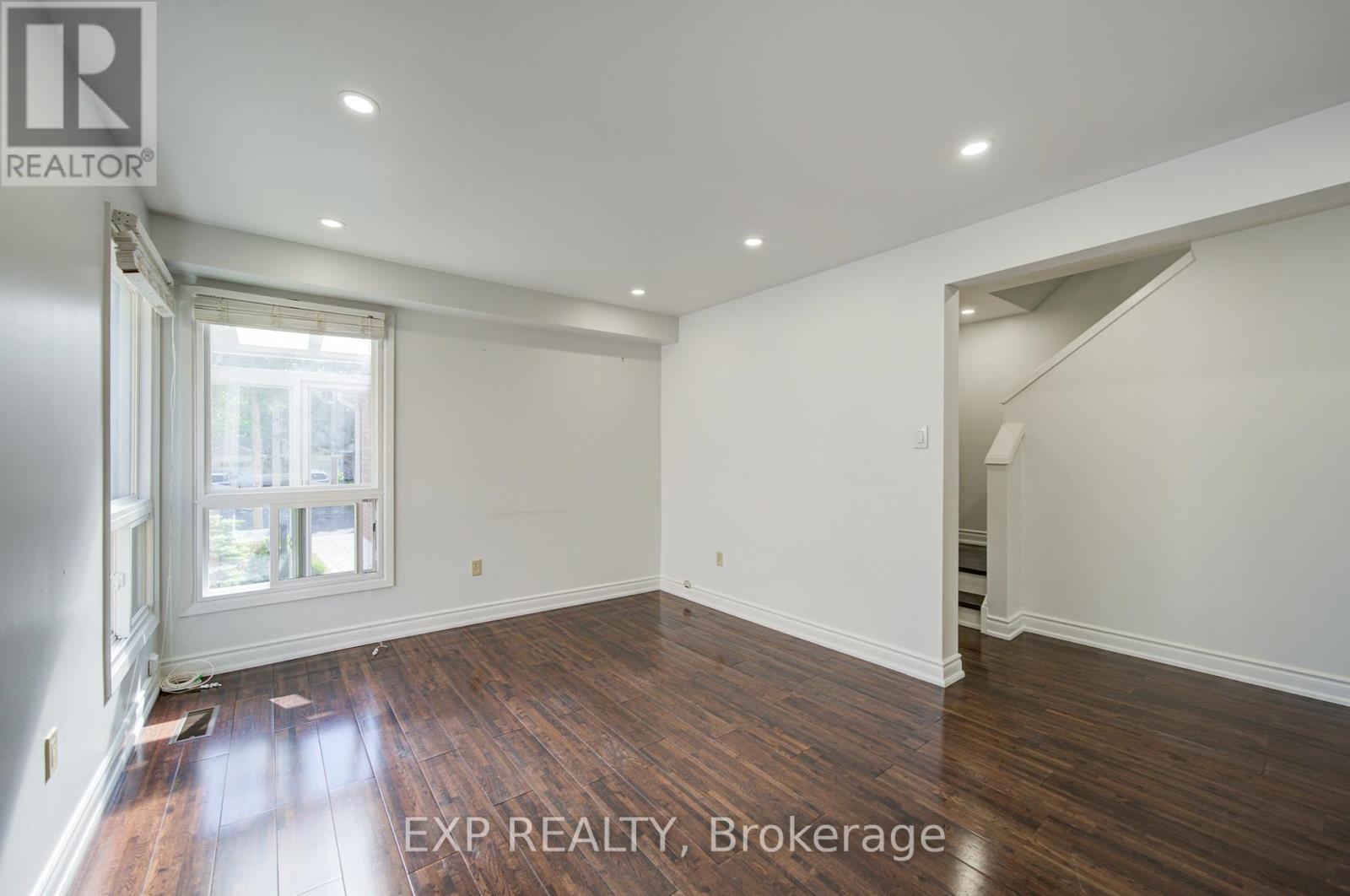 82 Muirlands Drive, Toronto, Ontario  M1V 2B4 - Photo 5 - E12816064
