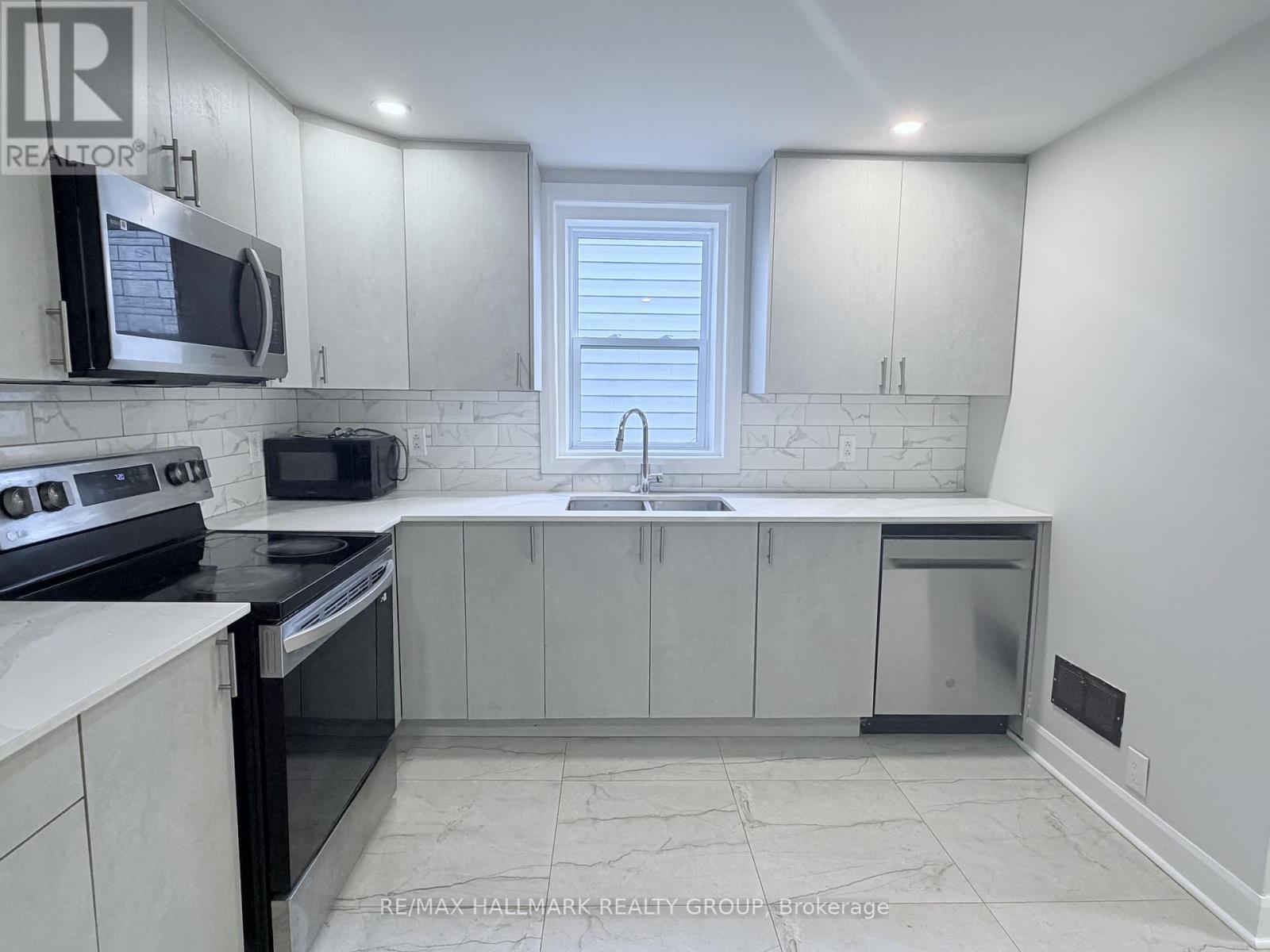 470 Pleasant Park Road, Ottawa, Ontario  K1H 5N1 - Photo 3 - X13217630