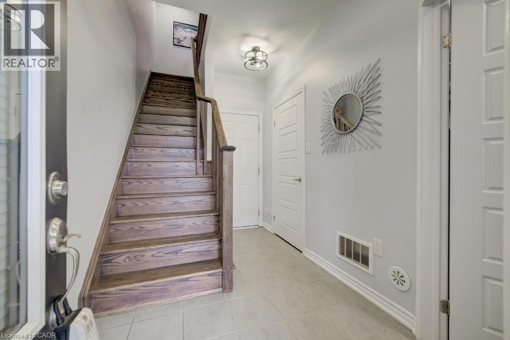 579 Goldenrod Lane, Kitchener, Ontario  N2R 0L7 - Photo 5 - 40814979