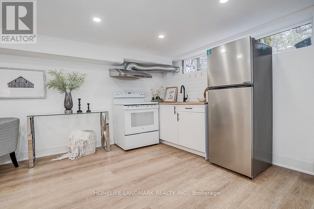 Lower 2 - 304 Kerswell Drive, Richmond Hill, Ontario  L4C 2X2 - Photo 4 - N13217610