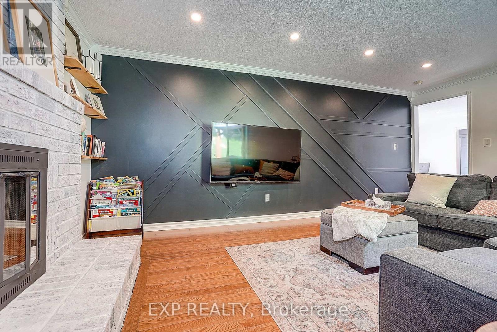 10 Anchor Court, East Gwillimbury, Ontario  L0G 1H0 - Photo 14 - N13217656