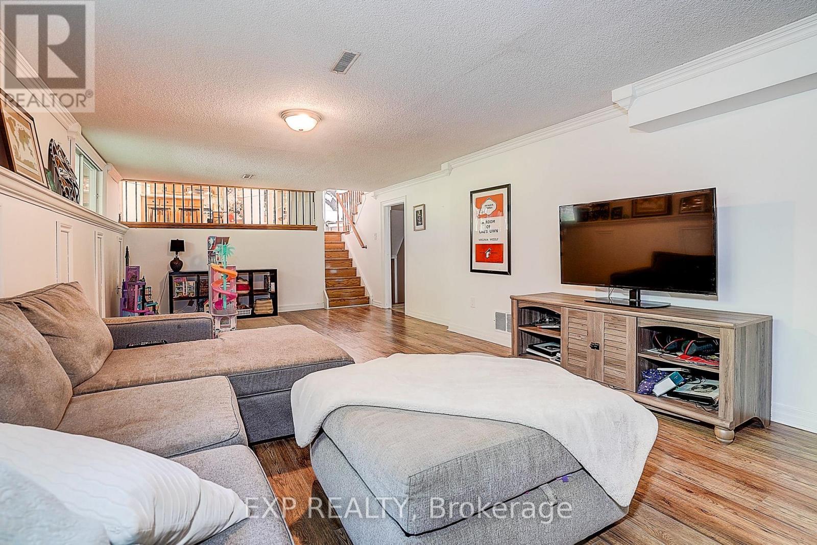 10 Anchor Court, East Gwillimbury, Ontario  L0G 1H0 - Photo 22 - N13217656