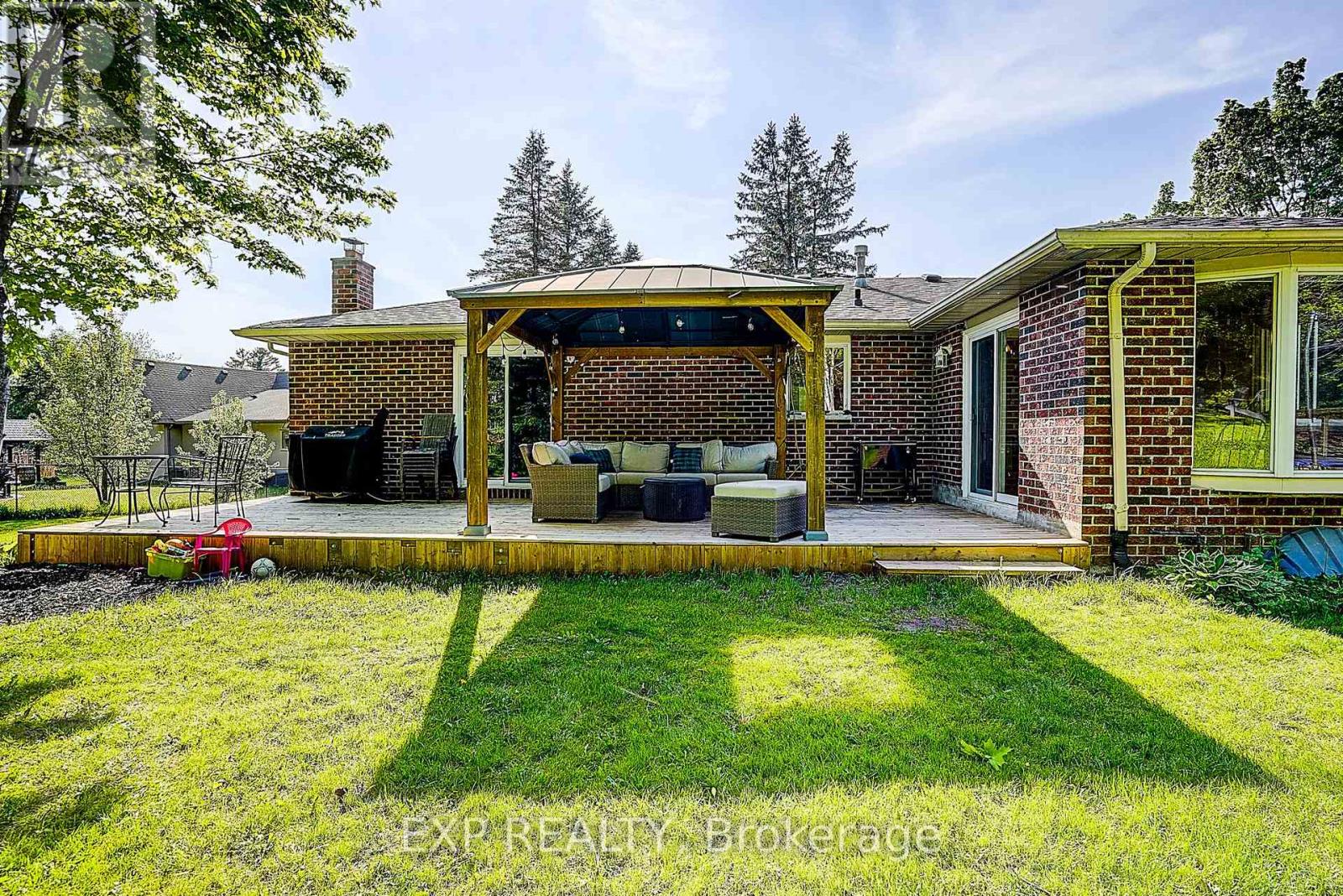 10 Anchor Court, East Gwillimbury, Ontario  L0G 1H0 - Photo 25 - N13217656