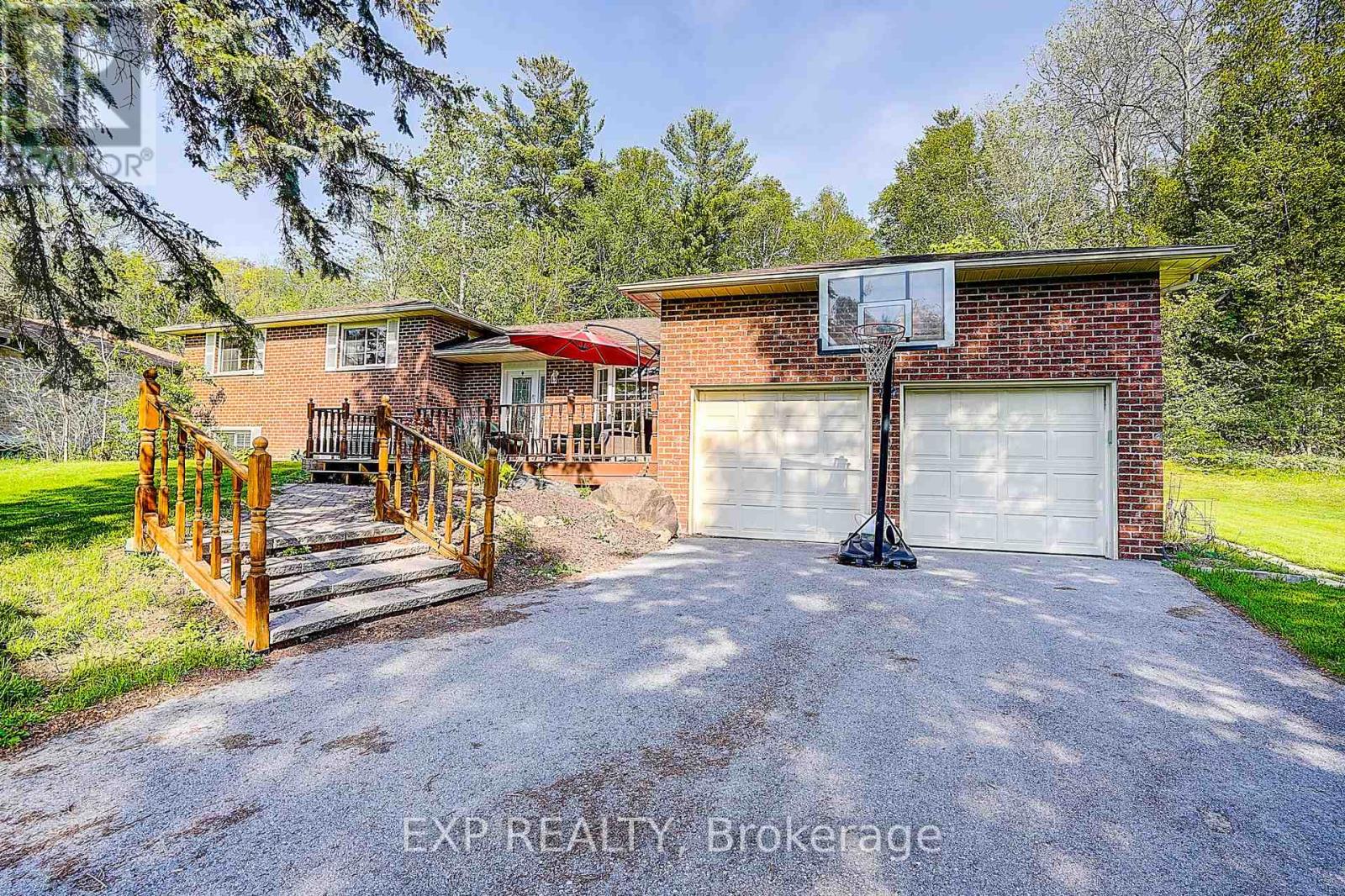 10 Anchor Court, East Gwillimbury, Ontario  L0G 1H0 - Photo 3 - N13217656