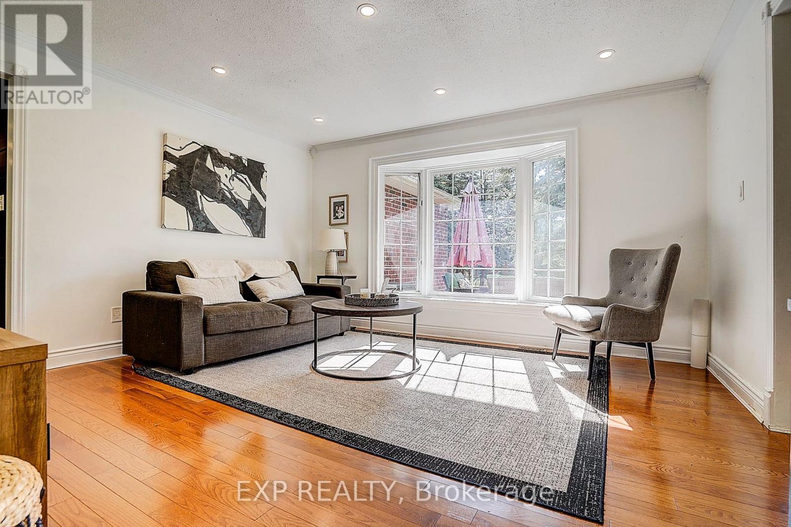 10 Anchor Court, East Gwillimbury, Ontario  L0G 1H0 - Photo 7 - N13217656