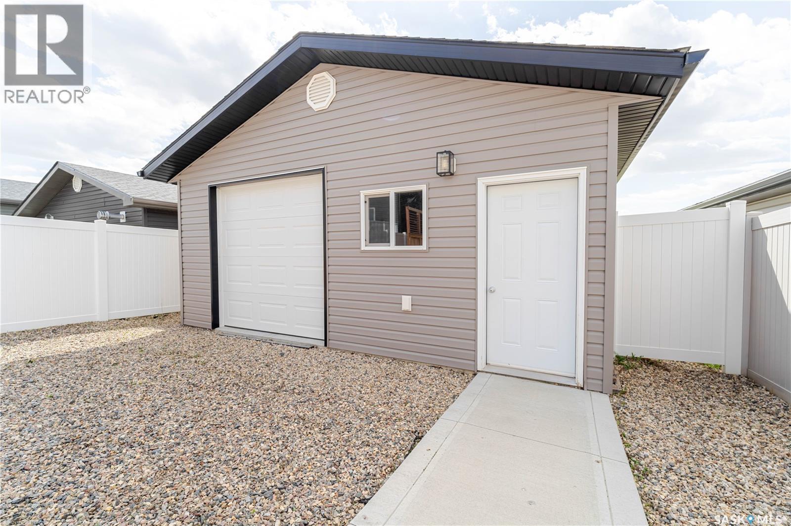1750 11th Avenue NW, Moose Jaw, Saskatchewan  S6J 0B3 - Photo 37 - SK037663