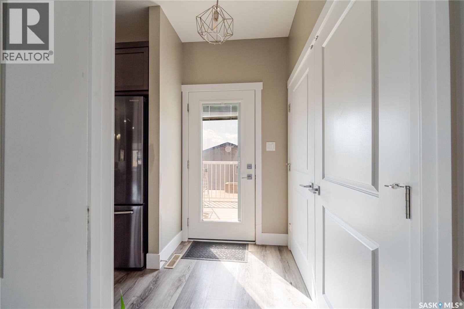 1750 11th Avenue NW, Moose Jaw, Saskatchewan  S6J 0B3 - Photo 9 - SK037663