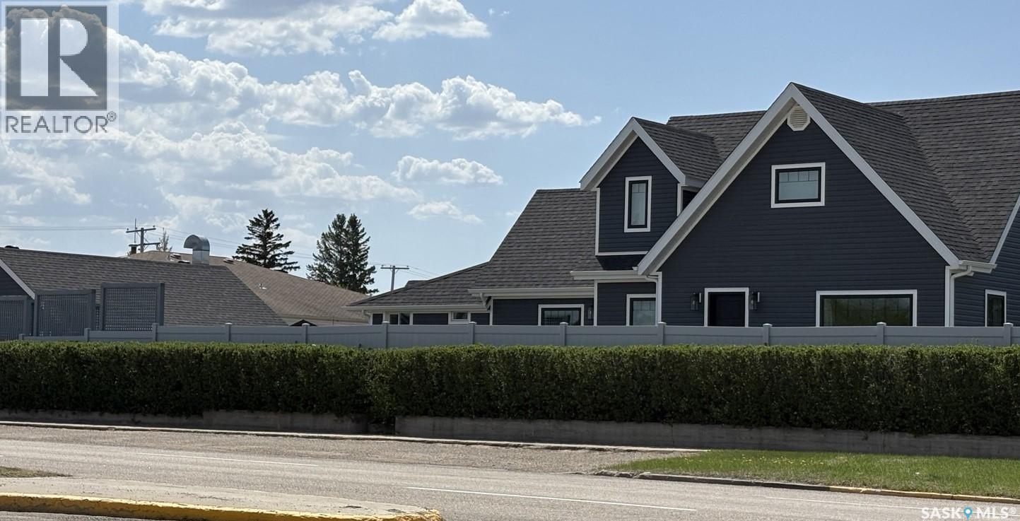 104 Central Boulevard, Nipawin, Saskatchewan  S0E 1E0 - Photo 2 - SK037511