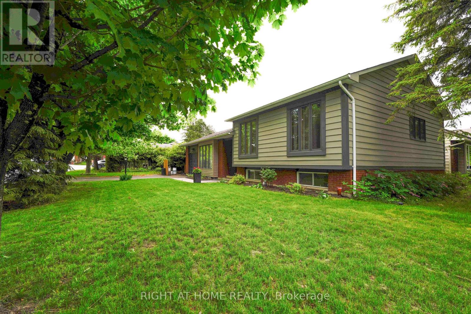 3 Pommel Crescent, Ottawa, Ontario  K2M 1A3 - Photo 2 - X13206440