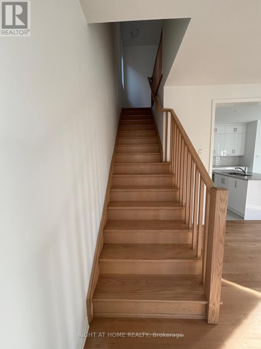 Upper - 1526 Zilio Terrace, Milton, Ontario  L9E 2H8 - Photo 14 - W13162830