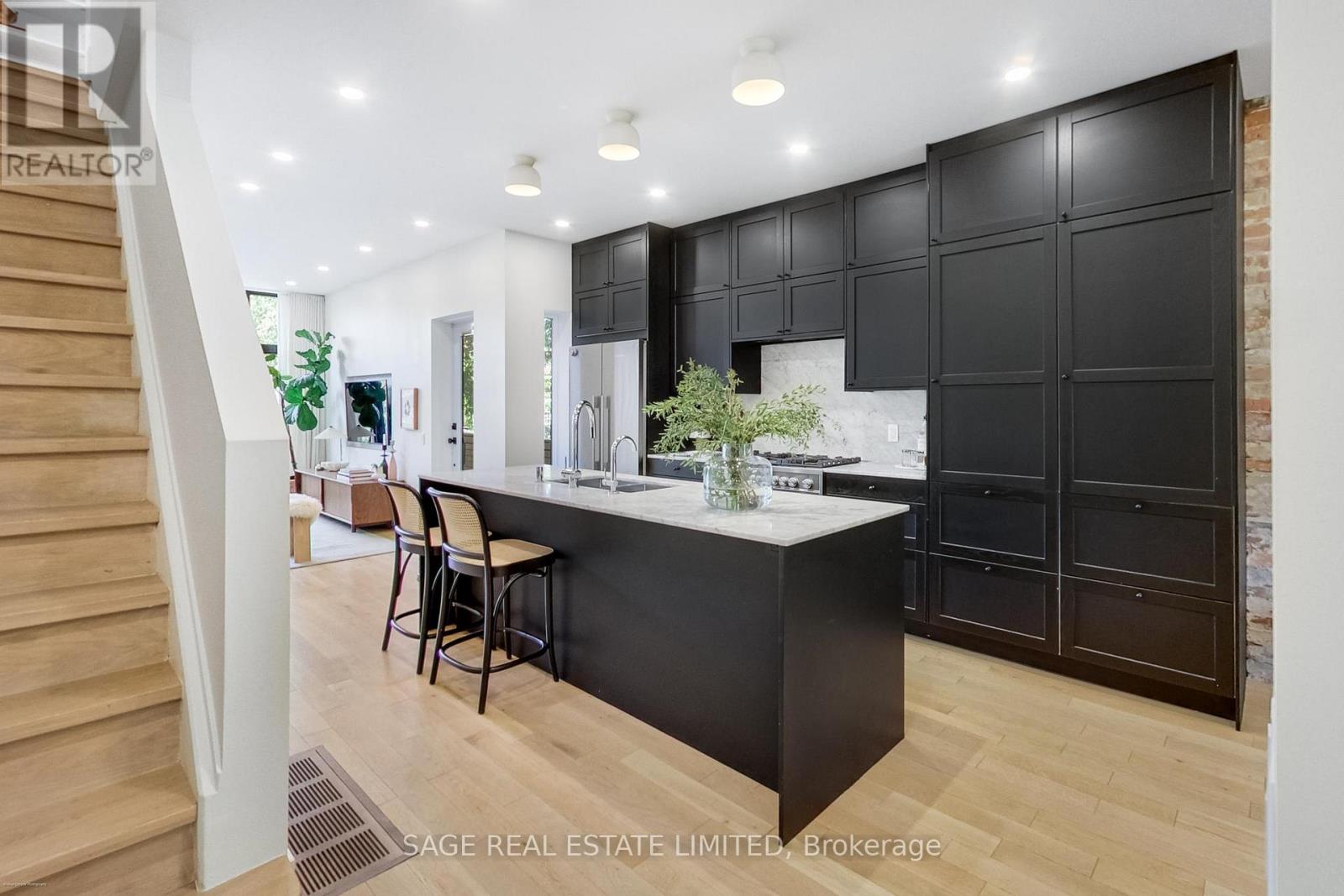 88 Galley Avenue, Toronto, Ontario  M6R 1H1 - Photo 10 - W13174516