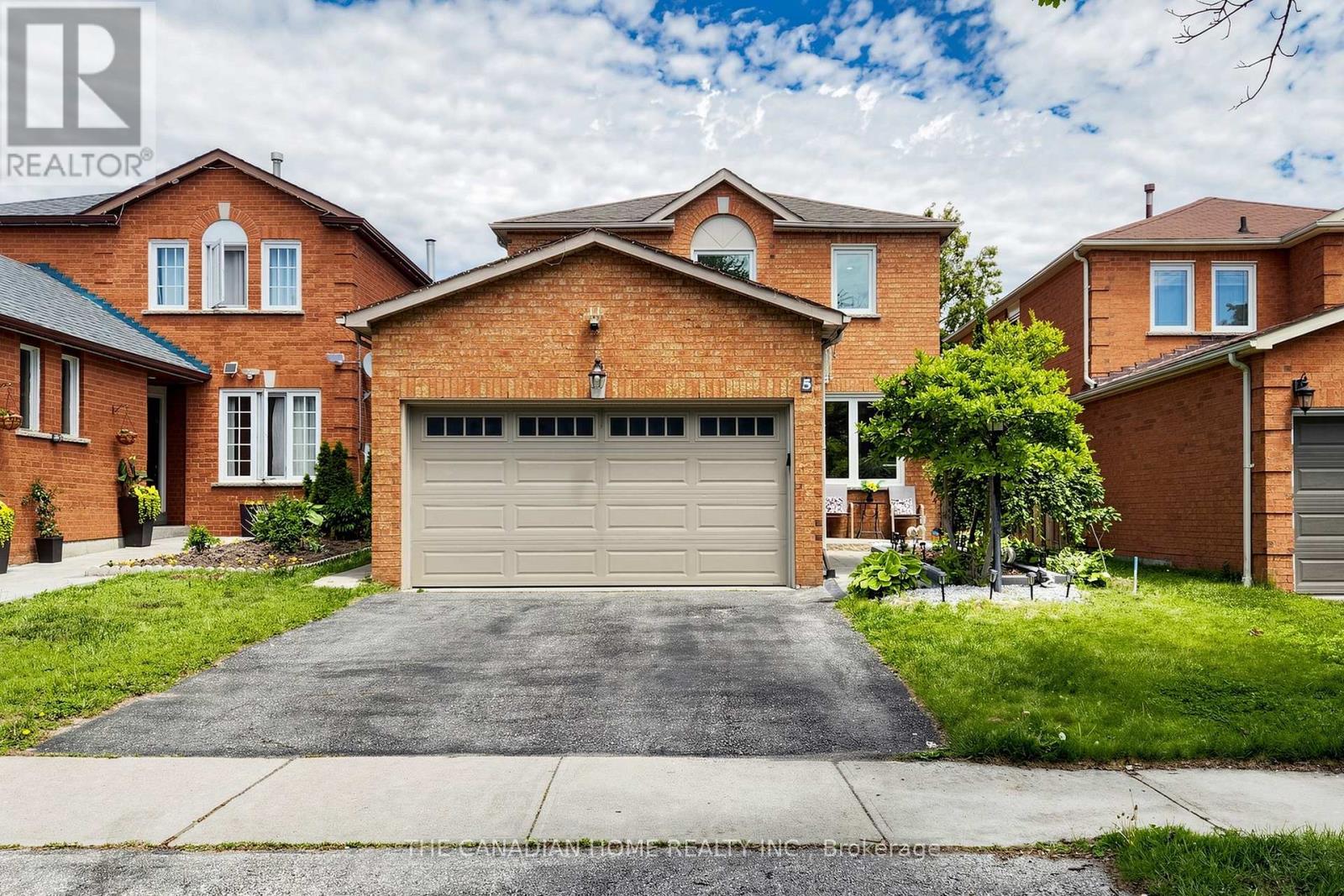 5 Woodstone Place, Whitby, Ontario  L1R 1S7 - Photo 1 - E13217670