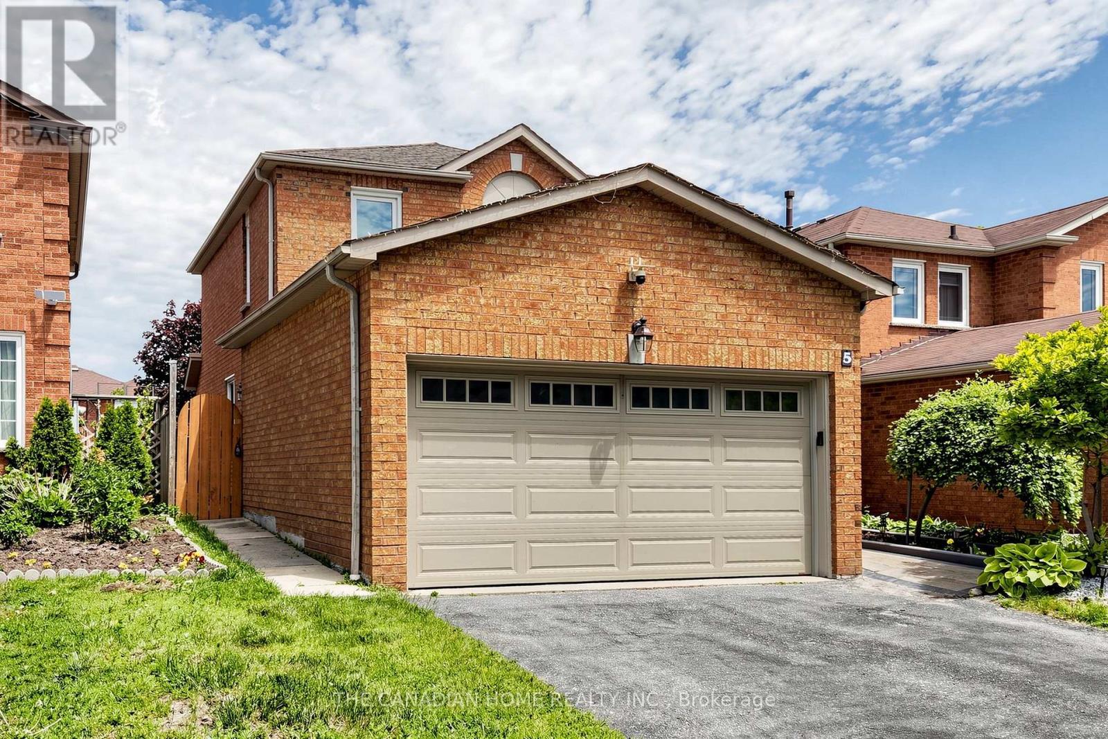 5 Woodstone Place, Whitby, Ontario  L1R 1S7 - Photo 3 - E13217670