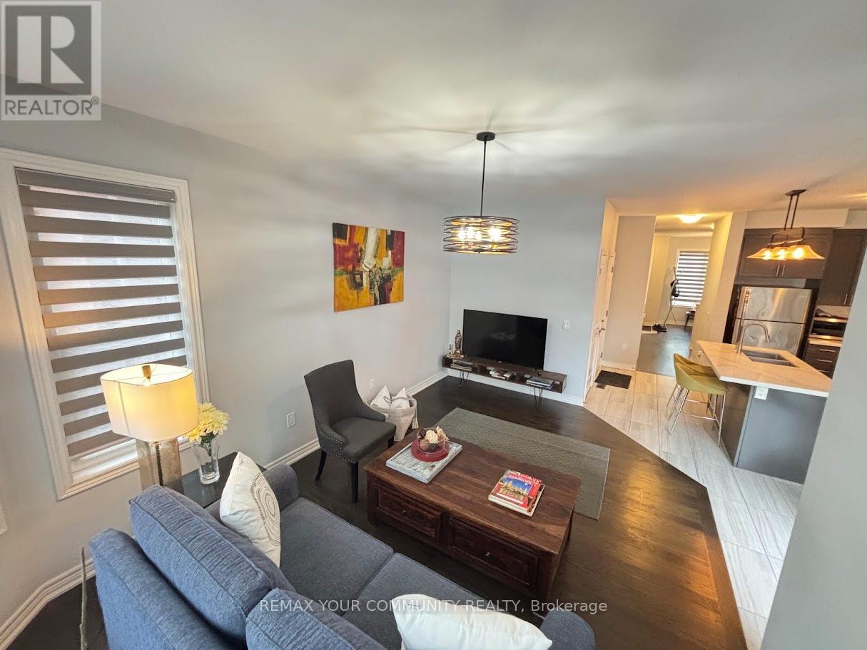 3 Frederick Pearson Street, East Gwillimbury, Ontario  L9N 0R9 - Photo 6 - N13217706