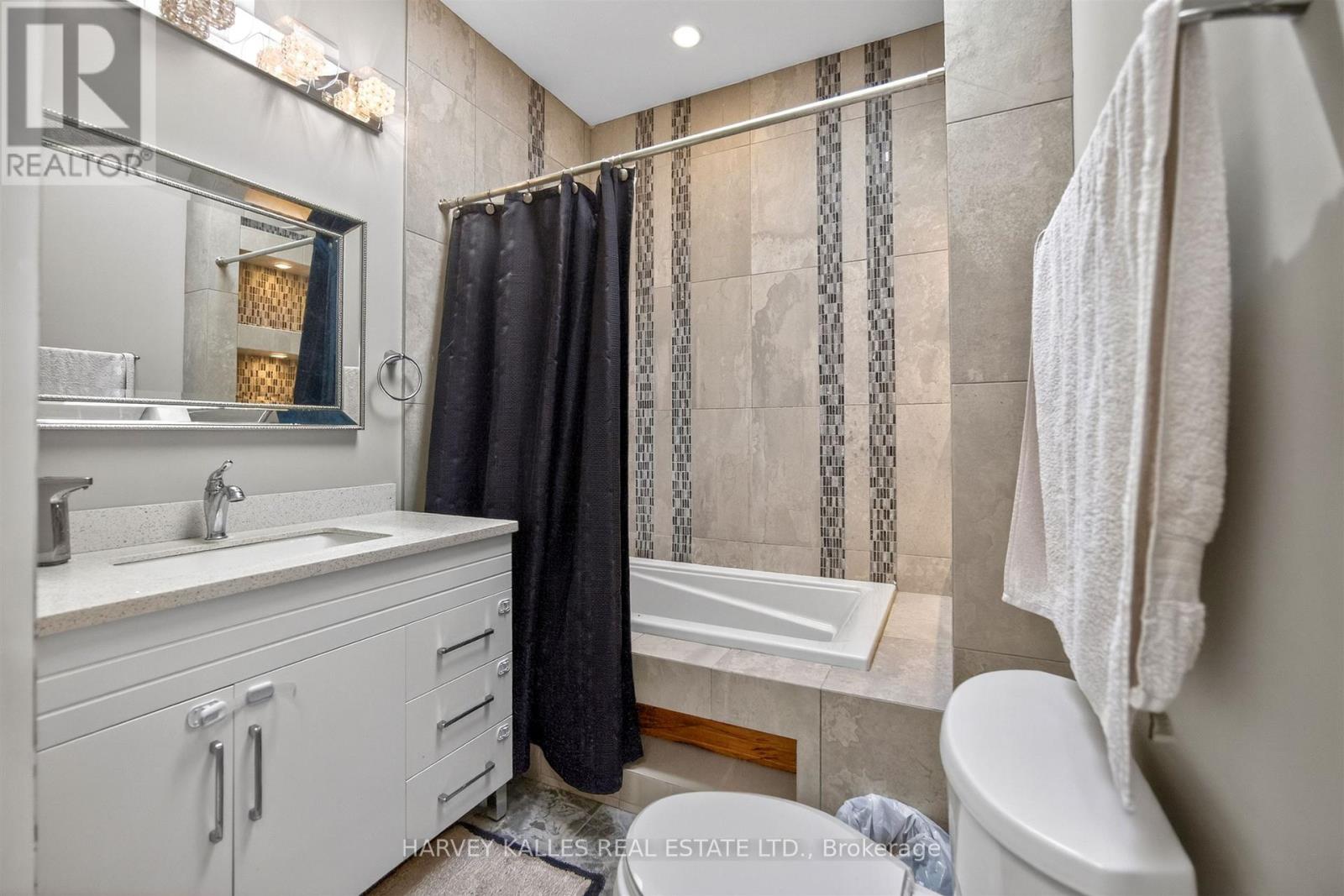 17 Lockheed Boulevard, Toronto, Ontario  M9P 2H5 - Photo 30 - W13217294