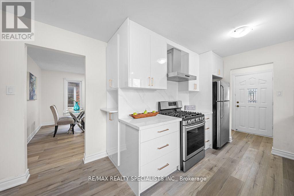 66 Avening Drive, Toronto, Ontario  M9V 1Y1 - Photo 12 - W13217678