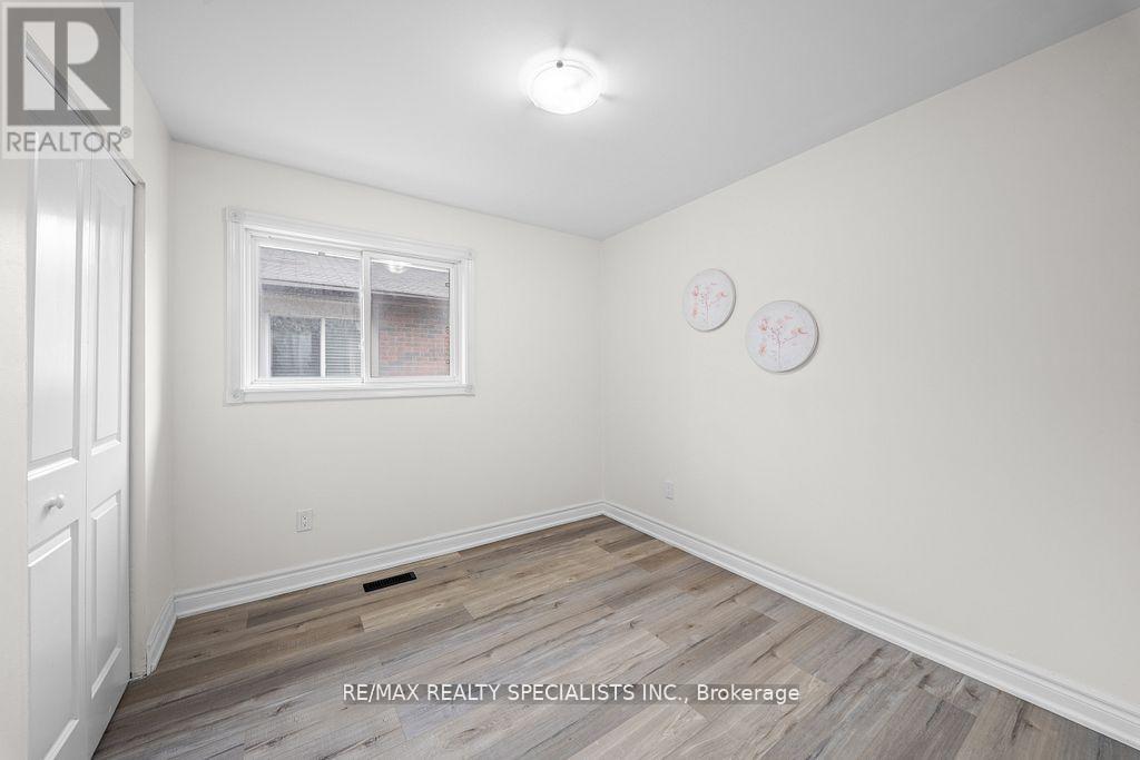66 Avening Drive, Toronto, Ontario  M9V 1Y1 - Photo 19 - W13217678
