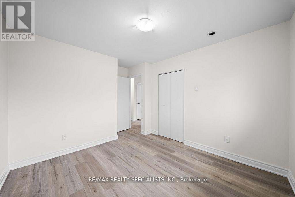 66 Avening Drive, Toronto, Ontario  M9V 1Y1 - Photo 21 - W13217678