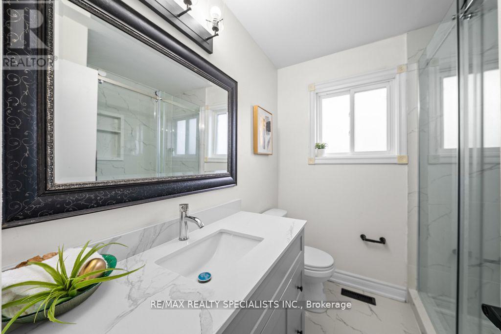 66 Avening Drive, Toronto, Ontario  M9V 1Y1 - Photo 22 - W13217678