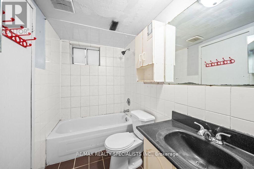 66 Avening Drive, Toronto, Ontario  M9V 1Y1 - Photo 26 - W13217678