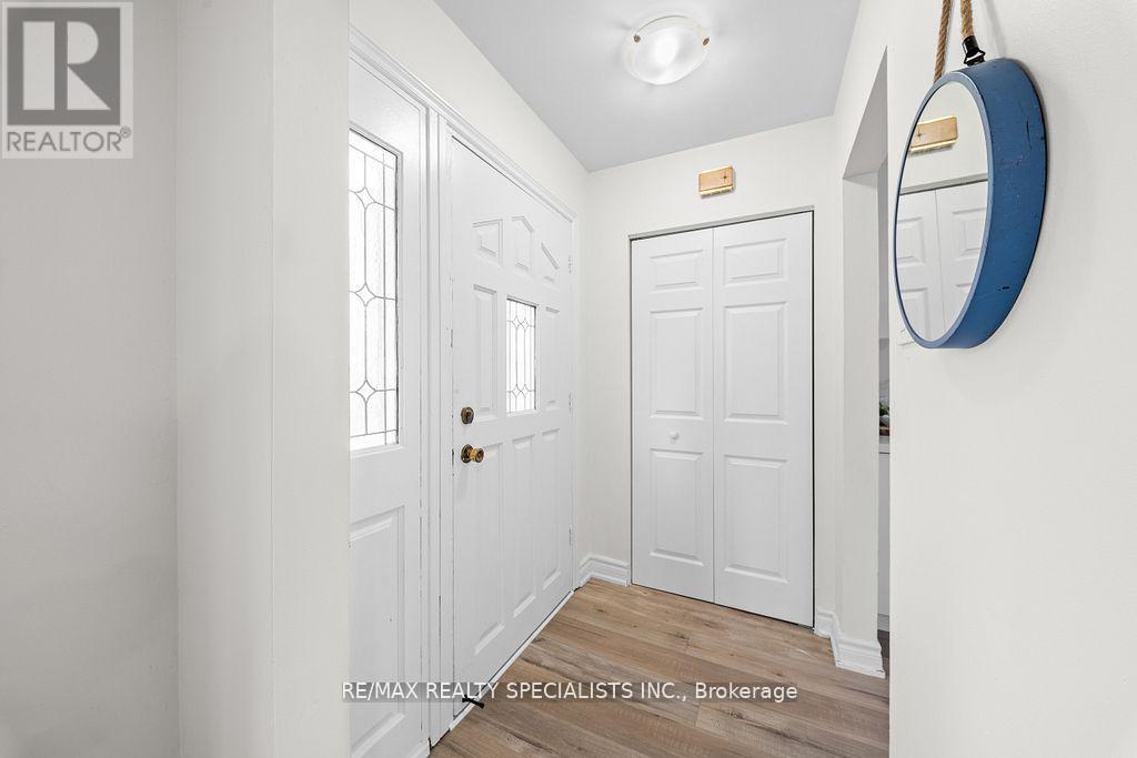 66 Avening Drive, Toronto, Ontario  M9V 1Y1 - Photo 3 - W13217678