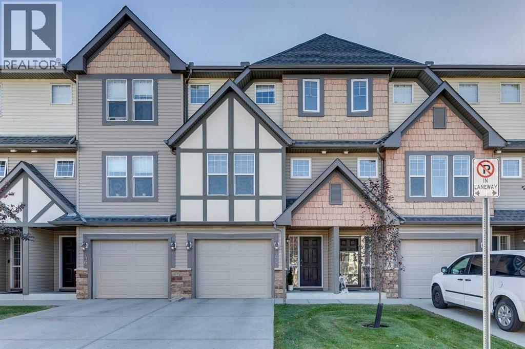 44 Everridge Common Sw, Calgary, Alberta  T2Y 5G9 - Photo 2 - A2312778