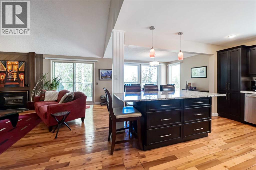 44 Coach Manor Rise Sw, Calgary, Alberta  T3H 1C4 - Photo 3 - A2313362