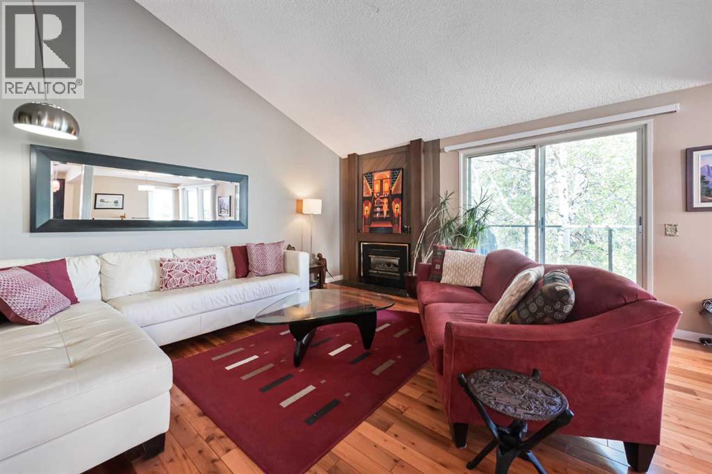 44 Coach Manor Rise Sw, Calgary, Alberta  T3H 1C4 - Photo 6 - A2313362