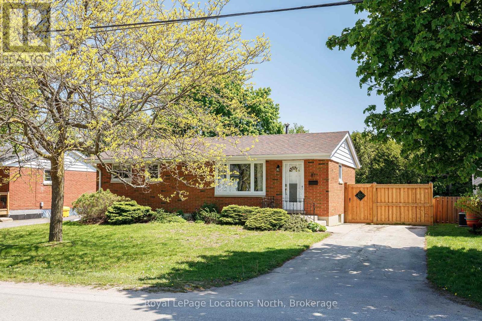 81 Peel Street, Collingwood, Ontario  L9Y 3V5 - Photo 1 - S13217746