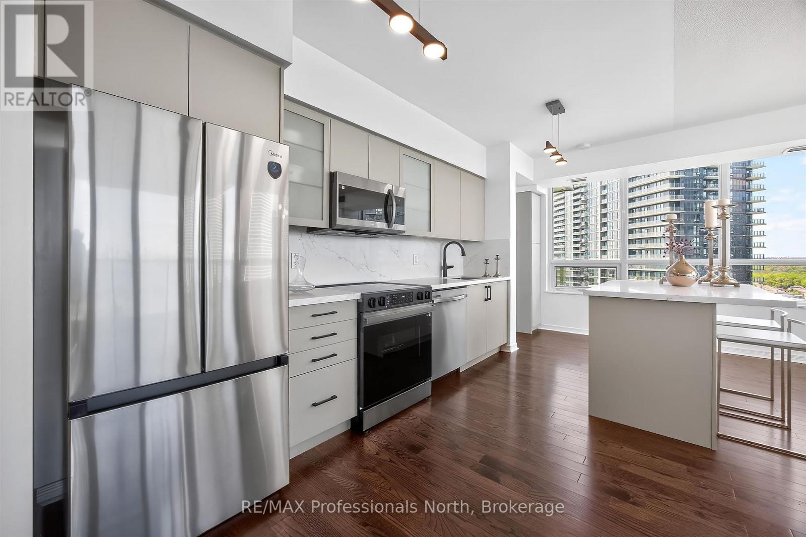 3106 - 2230 Lake Shore Boulevard W, Toronto (Mimico), Ontario  M8V 0B2 - Photo 3 - W13217728