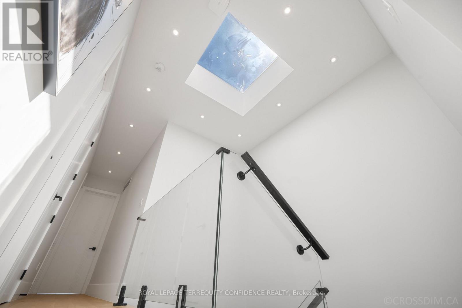80 Barker Avenue, Toronto, Ontario  M4C 2N6 - Photo 14 - E13217780