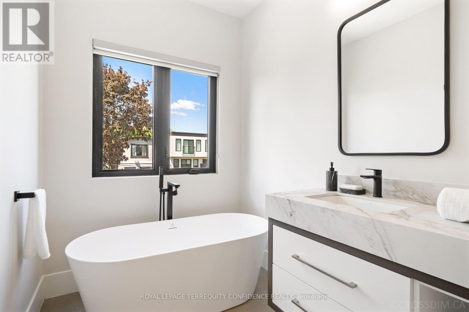 80 Barker Avenue, Toronto, Ontario  M4C 2N6 - Photo 18 - E13217780