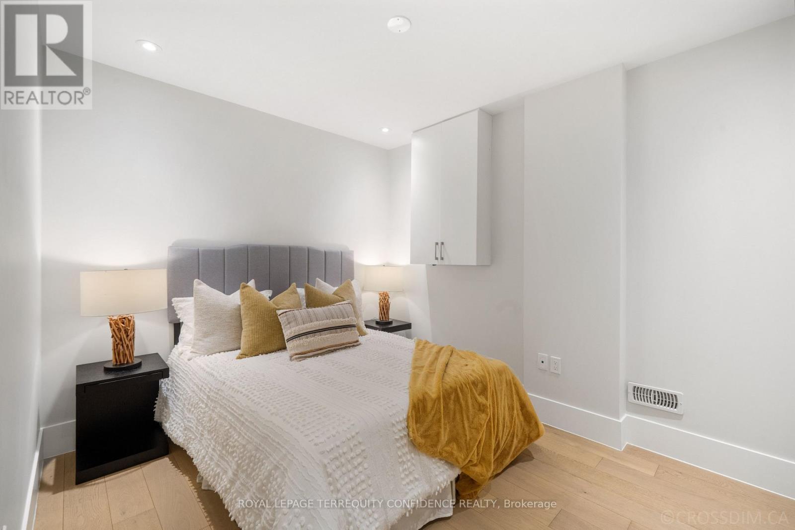 80 Barker Avenue, Toronto, Ontario  M4C 2N6 - Photo 36 - E13217780