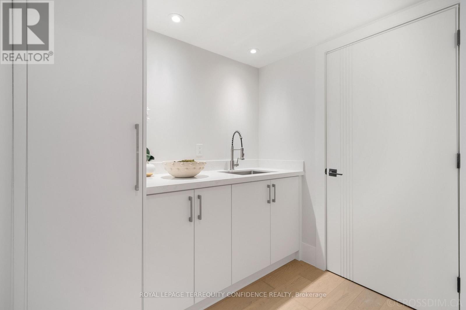 80 Barker Avenue, Toronto, Ontario  M4C 2N6 - Photo 38 - E13217780