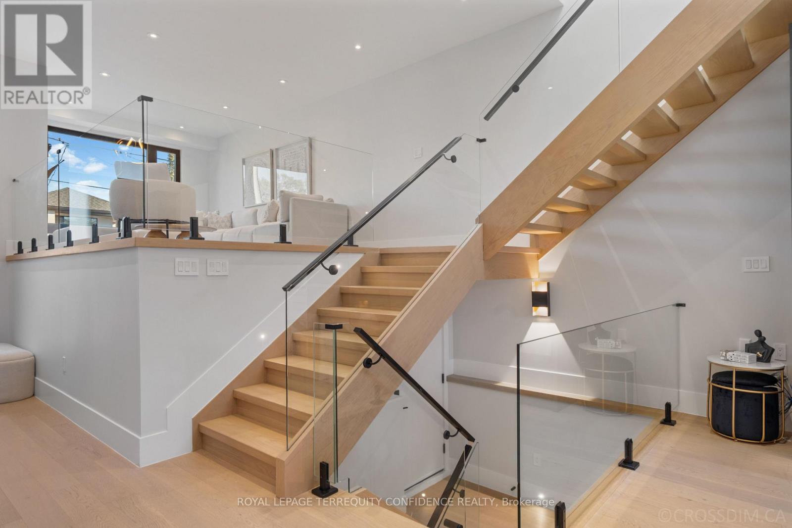 80 Barker Avenue, Toronto, Ontario  M4C 2N6 - Photo 9 - E13217780