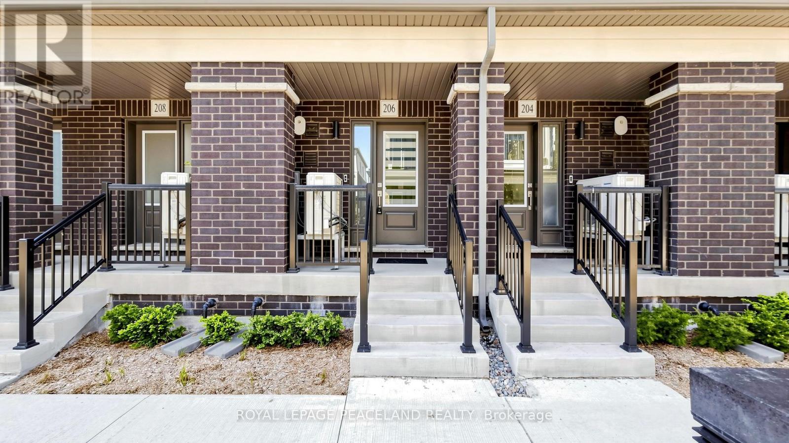 206 Matawin Lane, Richmond Hill, Ontario  L4B 0H7 - Photo 2 - N13217794