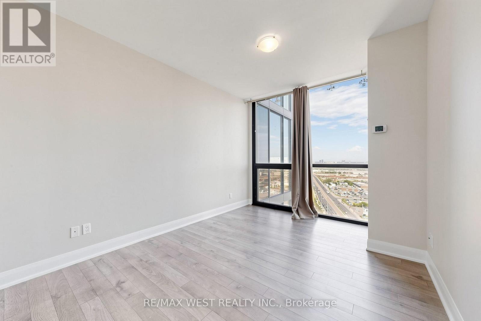2602 - 2900 Highway 7 Road, Vaughan, Ontario  L4K 1W2 - Photo 15 - N13217802
