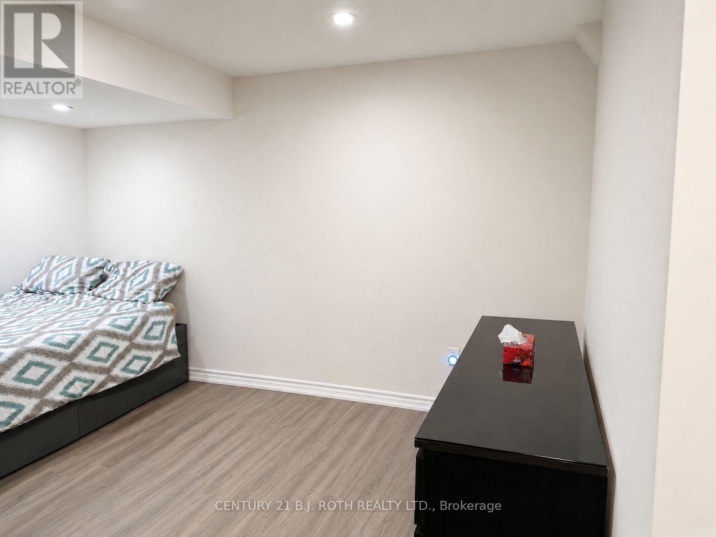Bsmt - 4 Pinecliff Crescent, Barrie, Ontario  L4N 5V3 - Photo 11 - S13217714