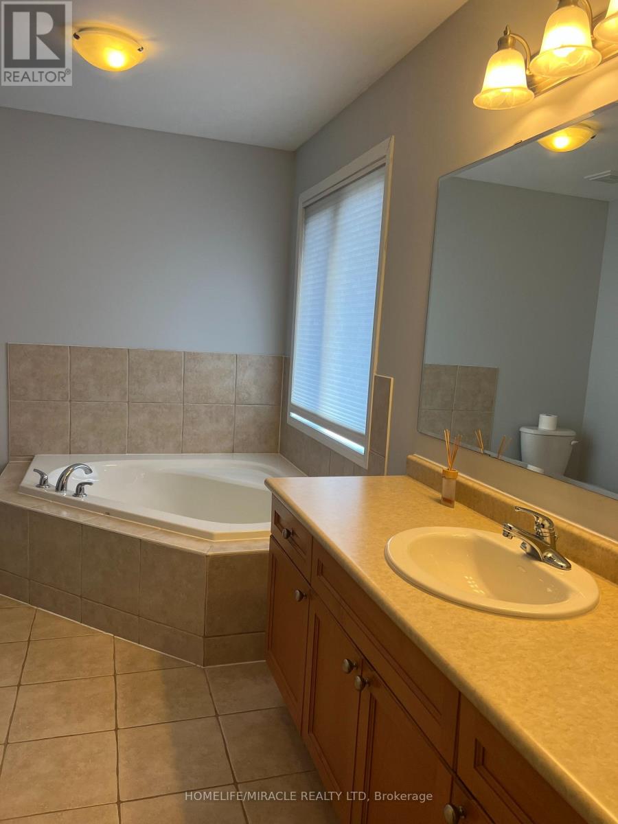 870 Mcewan Drive, Milton, Ontario  L9T 6P5 - Photo 9 - W13217730