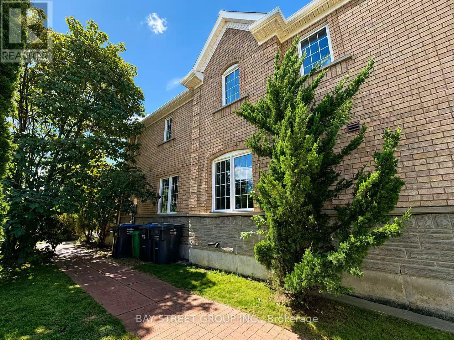 3168 Cabano Crescent, Mississauga, Ontario  L5M 0C4 - Photo 2 - W13217768