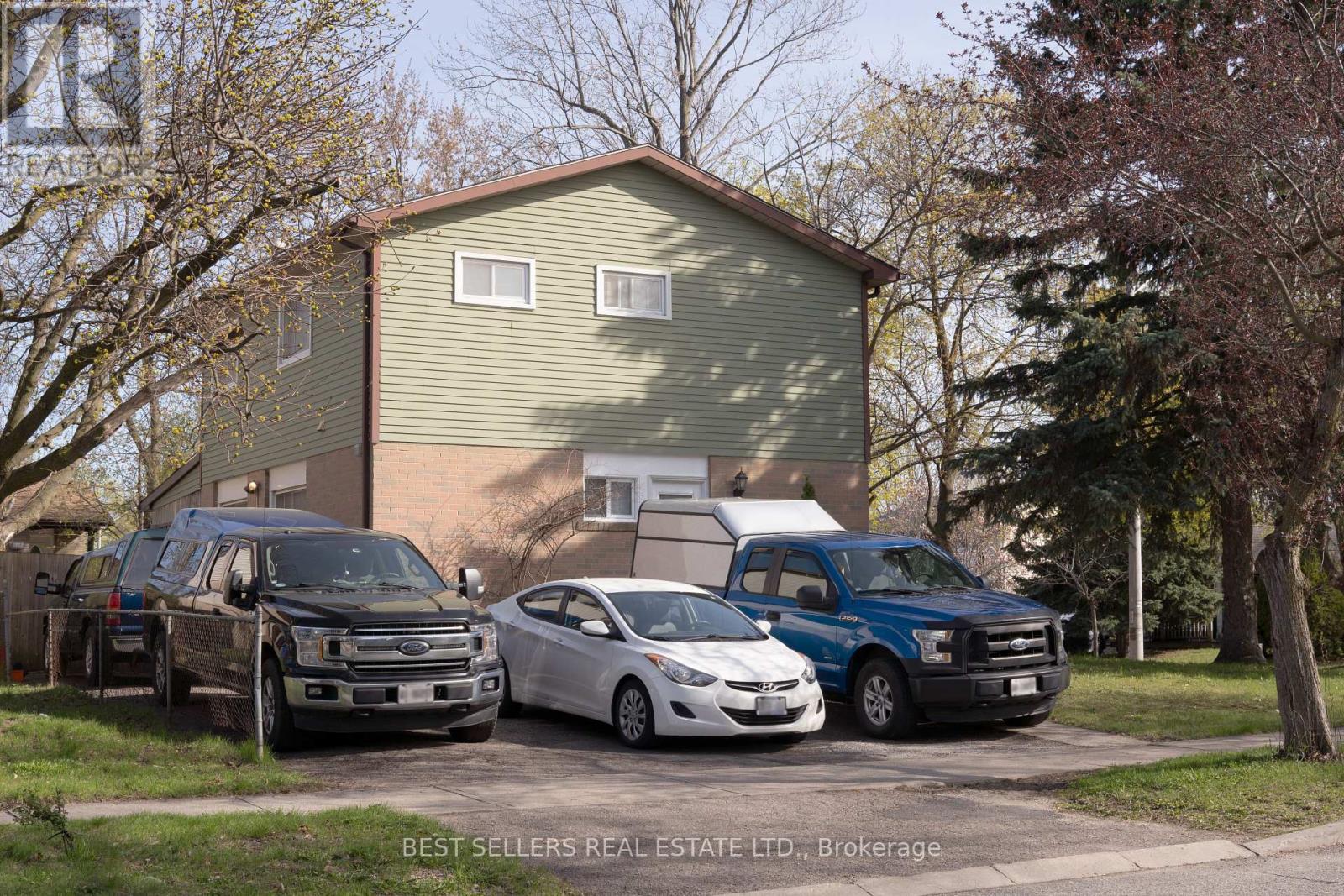 9 Herkley Drive, Brampton, Ontario  L6V 2E7 - Photo 3 - W13217776