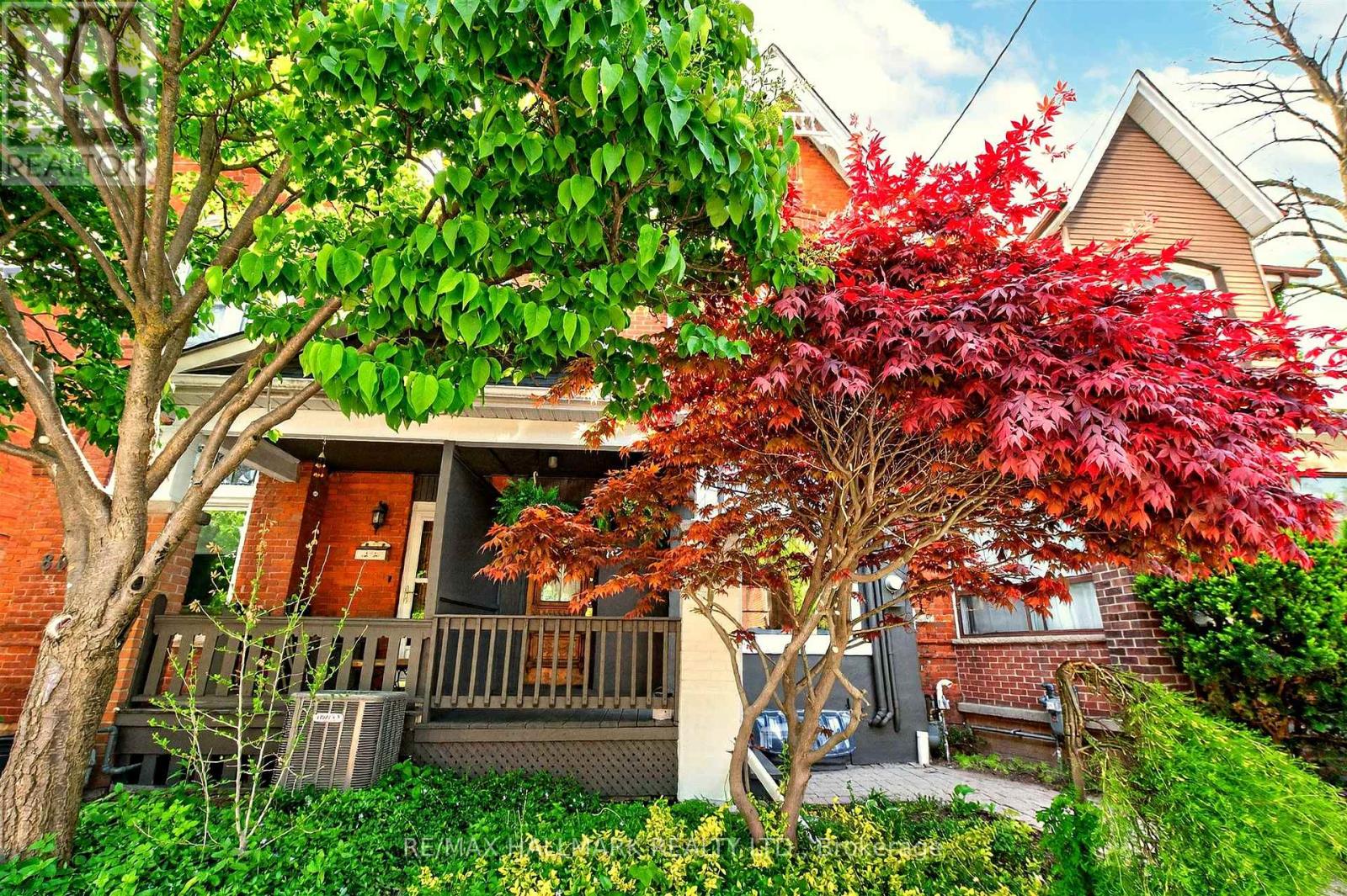 82 Dawes Road, Toronto, Ontario  M4C 5B3 - Photo 2 - E13211674