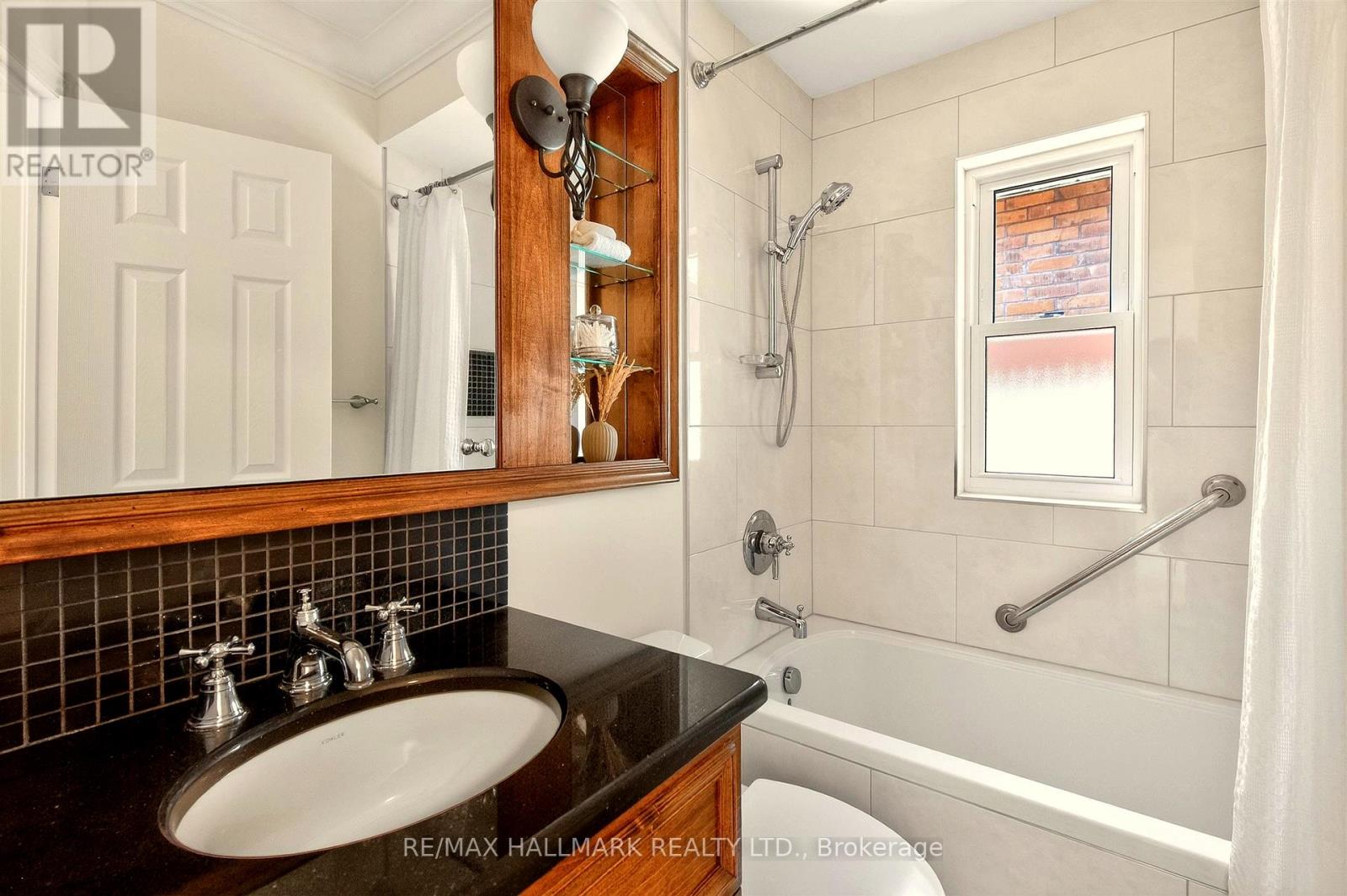 82 Dawes Road, Toronto, Ontario  M4C 5B3 - Photo 40 - E13211674