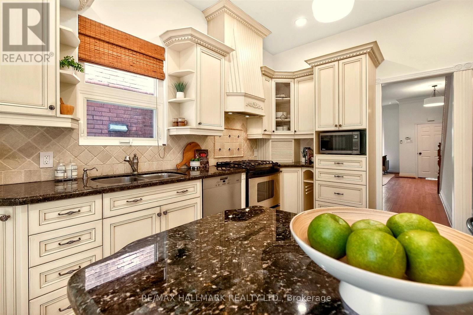 82 Dawes Road, Toronto, Ontario  M4C 5B3 - Photo 26 - E13211674